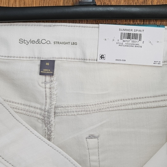 NWTStyle & Co.Women's jeans high-rise straight Leg off-white decorative patches - Picture 6 of 11